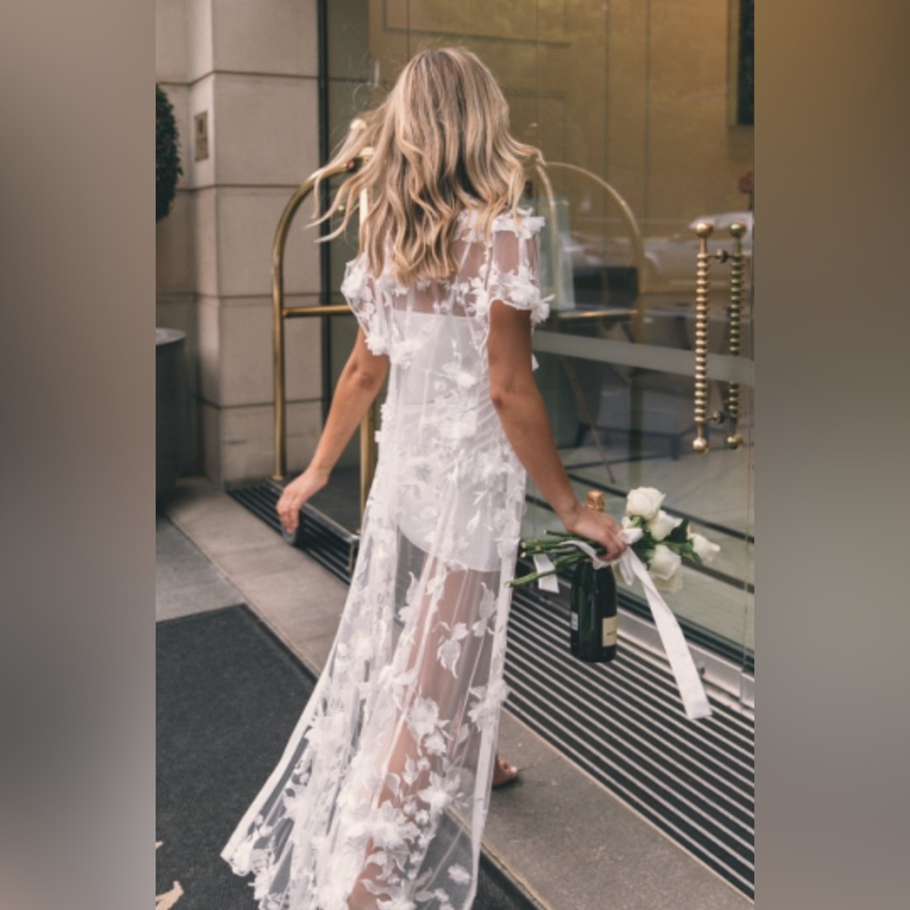 LeRose Stories Evie Floral Lace Maxi bridal robe and slip